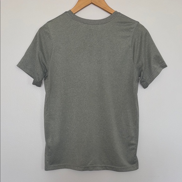 Nike Dri-Fit Gray Short Sleeve Tee Size Youth XL - Picture 2 of 5